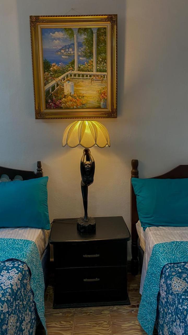 Hostal Velvet Plaza Santa Ana Eksteriør bilde