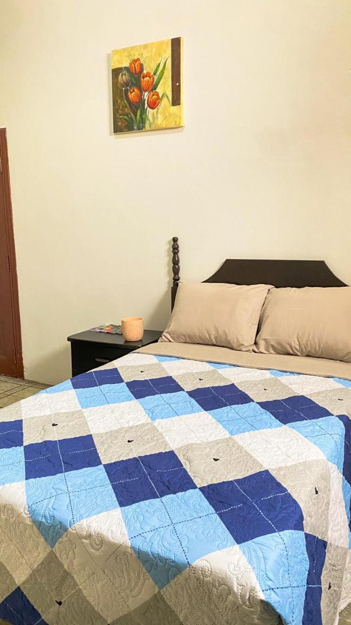 Hostal Velvet Plaza Santa Ana Eksteriør bilde